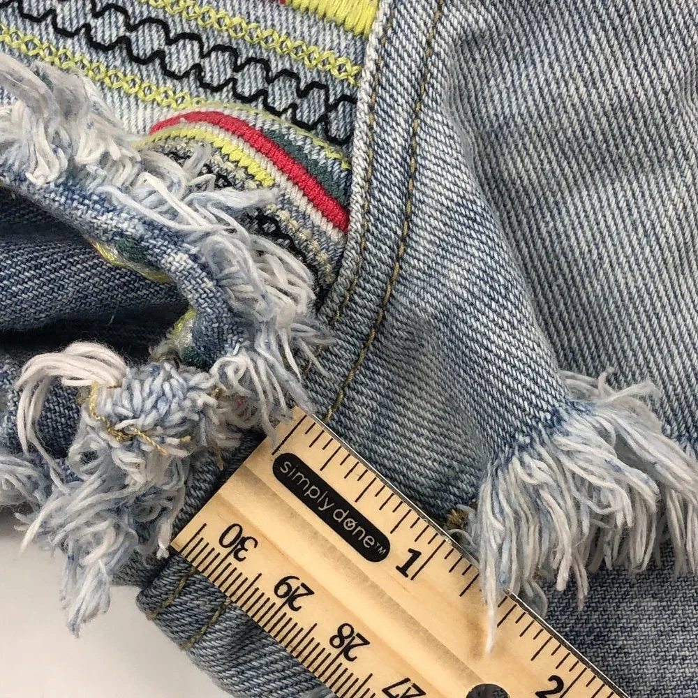 Bullhead Denim Beachy Low Rise Aztec Embroidered Jean Shorts Y2K Western Hippie